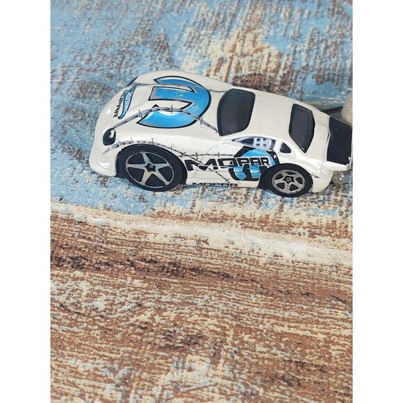 2004 First Edition‎ Hotwheels Short Card Hardnoze Dodge Neon 1/64 Scale - Picture 6 of 7